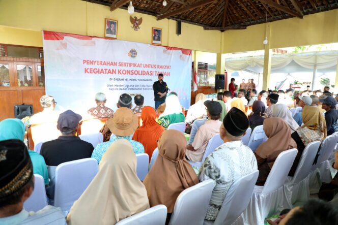 
					Menteri Nusron Ingatkan Warga Jaga Sertifikat Tanah Eks Tutupan Jepang