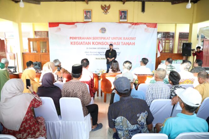 
					Menteri ATR Ajak Warga Parangtritis Kelola Tanah untuk Masa Depan Keluarga