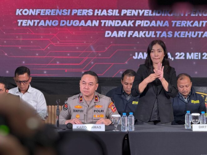 
					Polisi: Ijazah Jokowi Asli dan Sah, Tak Ditemukan Unsur Pidana