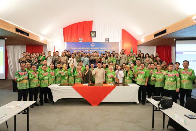 
					Revolusi Layanan BPN: Nusron Soroti Sistem Digital, Meritokrasi, dan Transparansi