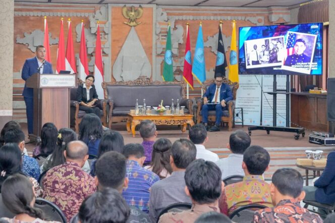 
					Wamen Ossy di Universitas Mahendradatta: Reforma Agraria Kunci Keadilan dan Produktivitas Tanah di RI