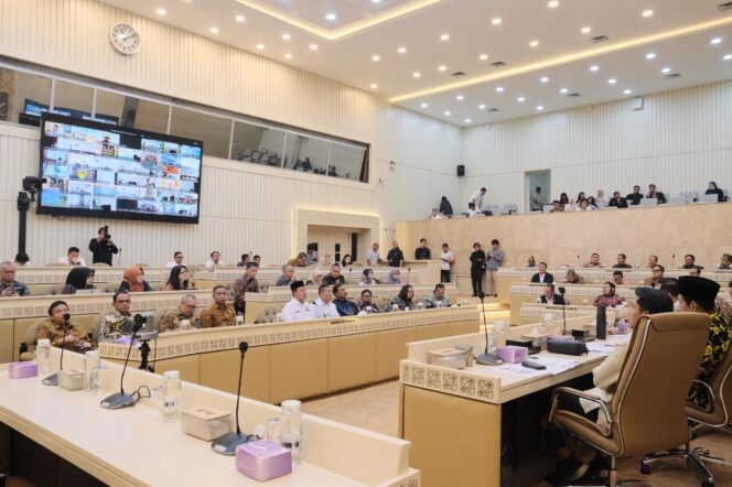 
					Menteri Nusron Beberkan 98% Progres Pendaftaran Tanah Nasional di DPR RI