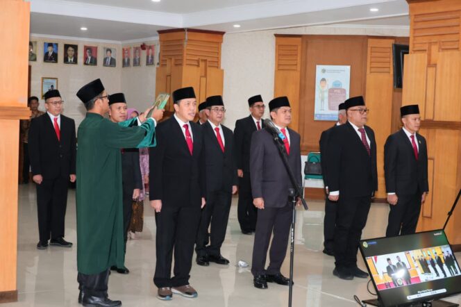 
					Menteri ATR saat Lantik Pejabat Struktural: Layani Masyarakat dengan Hati, Bukan Transaksi