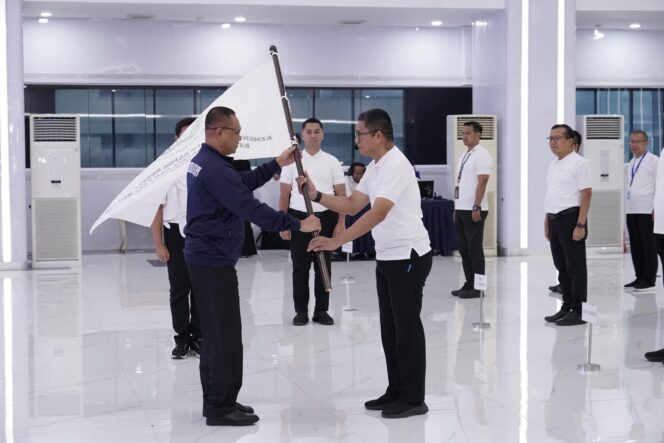 
					Sekjen ATR/BPN Lepas Kontingen PORNAS XVII KORPRI: Ukir Prestasi, Junjung Sportivitas, Pererat Silaturahmi ASN