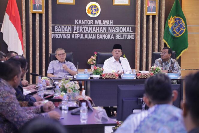 
					Menteri Nusron Wahid Beri Arahan di Babel: ATR/BPN Harus Proaktif Legalisasi Tanah Rakyat