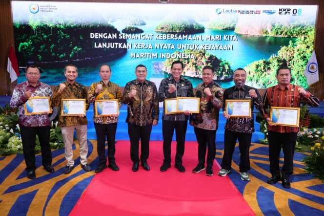 
					ATR/BPN Borong 8 Penghargaan Sertifikasi Pulau-pulau Kecil, Negara Perkuat Legalitas Wilayah Pesisir