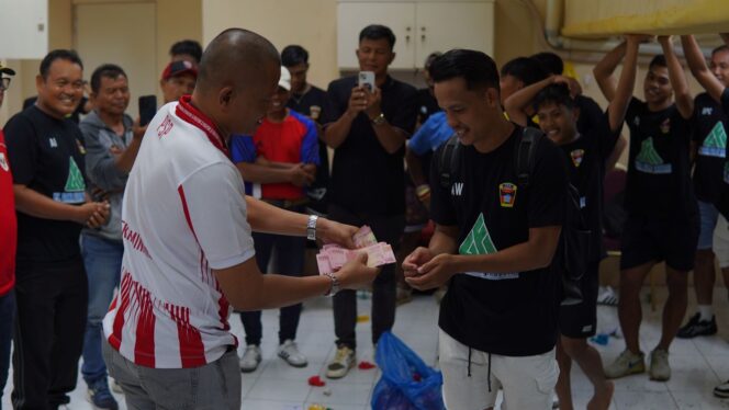 
					PSP Padang Raih Hasil Sempurna di Liga 4, Indra Yunaidi Kucurkan Bonus