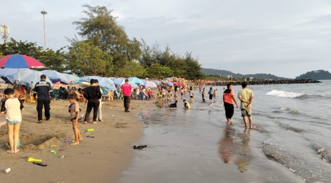 Kawasan Wisata Pantai Padang